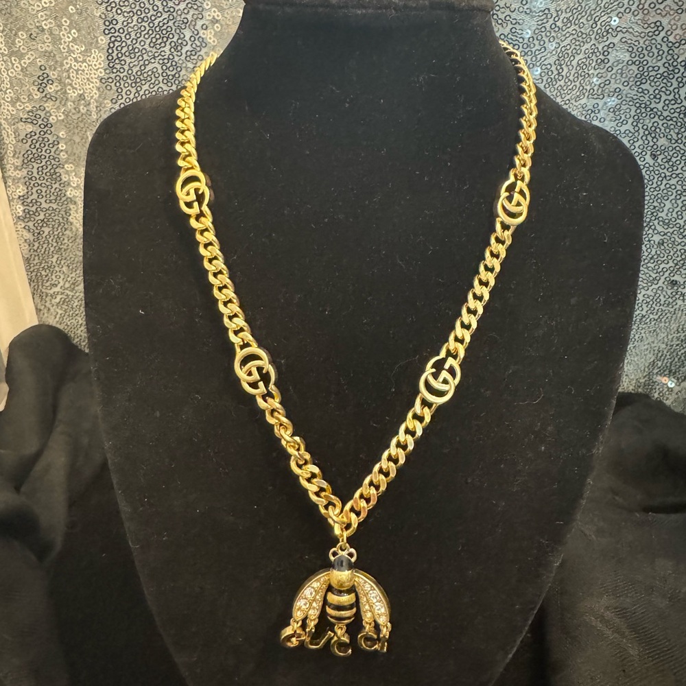Gucci Gold Chain Necklace with Bee Pendant